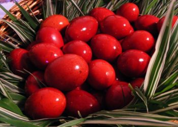 Πώς να μη σπάσουν τα αυγά στο βράσιμο, 5+1 χρυσές συμβουλές