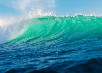 Γιατί οι ωκεανοί της γης αλλάζουν χρώμα – Η ανησυχία των ειδικών