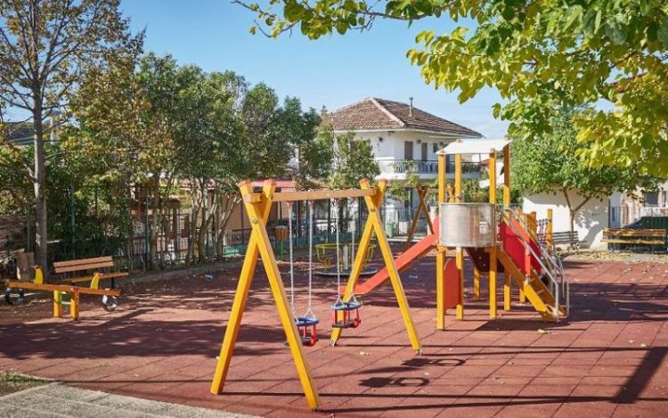 Εκσυγχρονισμός παιδικών χαρών Μουζακίου