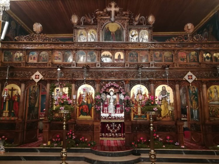 Μπούκαρε έξαλλος σε εκκλησία και προκάλεσε φθορές γιατί το μικρόφωνο του ιερέα τού ξύπνησε το μωρό