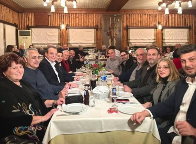Κοπή πίτας για τη νομαρχιακή επιτροπή ΣΥΡΙΖΑ Καρδίτσας !