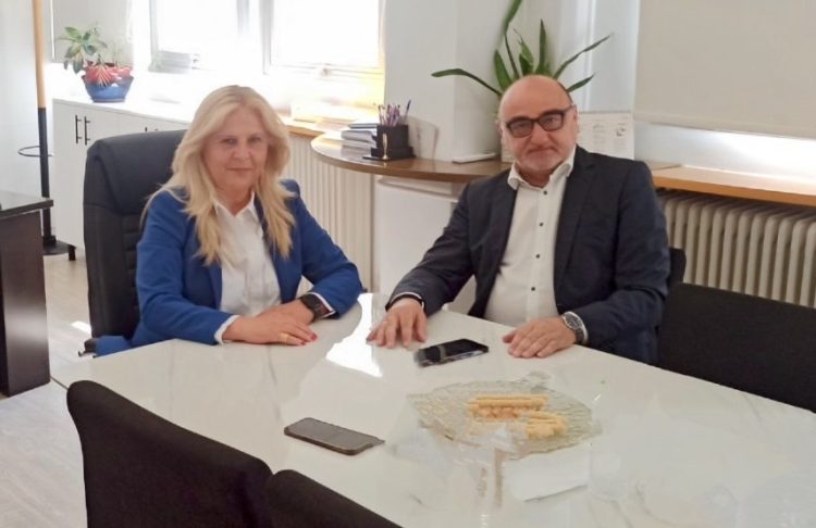 Συνάντηση Σπάνια  με τη διοικήτρια του Γενικού Νοσοκομείου Καρδίτσας