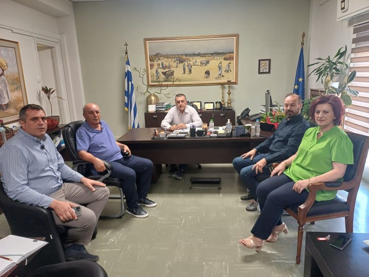 Επίσκεψη Κουρέτα στην Καρδίτσα – Συναντήσεις με τοπικούς φορείς για έργα υποδομής και ανάπτυξης