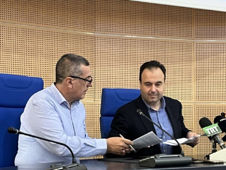 Ο Δημήτρης στη θέση του Δημήτρη;