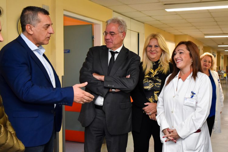 Νέα επίσκεψη του Δημ. Κουρέτα στις Κλινικές Αιματολογική-Δερματολογική του  Πανεπιστημιακού Νοσοκομείου