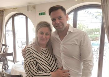 Εγώ είμαι η Λένα.. που καίγομαι για σένα…! 