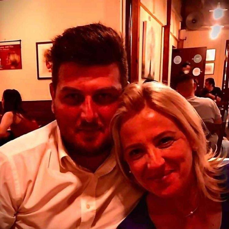 Η πολιτικά διχασμένη προσωπικότητα Καλλια..!!!!