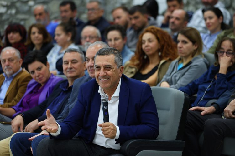 Με επιτυχία πραγματοποιήθηκε το πρώτο «Καφέ της Επιστήμης» στην Ελασσόνα