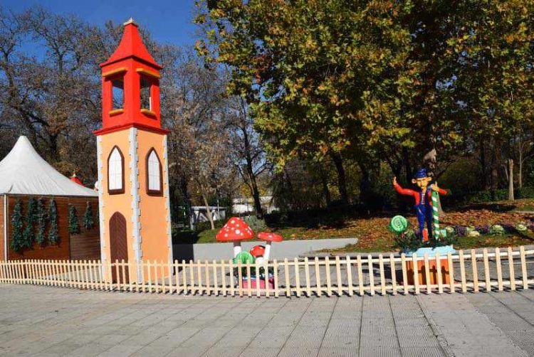 Σε λειτουργία από το πρωί της Παρασκευής το «Χωριό των Χριστουγέννων» στην είσοδο του Παυσιλύπου