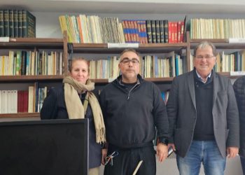 ΔΩΡΕΑ ΝΕΩΝ ΒΙΒΛΙΟΘΗΚΩΝ ΚΑΙ ΒΙΒΛΙΩΝ ΣΤΟ ΔΗΜΟ ΛΙΜΝΗΣ ΠΛΑΣΤΗΡΑ