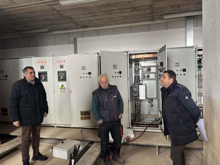 Επίσκεψη Αντιπεριφερειάρχη Καρδίτσας στο έργο αποκατάστασης του αντλιοστασίου Α4 – Μαραθέας