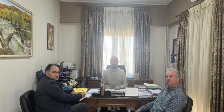 ΥΠΕΓΡΑΦΗ ΣΥΜΒΑΣΗ ΤΟΥ ΕΡΓΟΥ «ΑΜΕΣΕΣ ΠΡΩΤΕΣ ΕΠΕΜΒΑΣΕΙΣ ΓΙΑ ΤΗ ΑΠΟΚΑΤΑΣΤΑΣΗ ΤΩΝ ΖΗΜΙΩΝ ΑΠΟ ΤΗΝ ΦΥΣΙΚΗ ΚΑΤΑΣΤΡΟΦΗ “DANIEL” ΣΤΙΣ ΔΗΜΟΤΙΚΕΣ ΥΠΟΔΟΜΕΣ ΤΗΣ Δ.Ε ΜΟΥΖΑΚΙΟΥ ΔΗΜΟΥ ΜΟΥΖΑΚΙΟΥ»