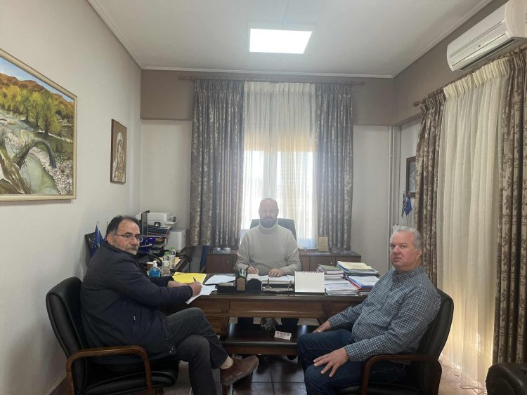 ΥΠΕΓΡΑΦΗ ΣΥΜΒΑΣΗ ΤΟΥ ΕΡΓΟΥ «ΑΜΕΣΕΣ ΠΡΩΤΕΣ ΕΠΕΜΒΑΣΕΙΣ ΓΙΑ ΤΗ ΑΠΟΚΑΤΑΣΤΑΣΗ ΤΩΝ ΖΗΜΙΩΝ ΑΠΟ ΤΗΝ ΦΥΣΙΚΗ ΚΑΤΑΣΤΡΟΦΗ “DANIEL” ΣΤΙΣ ΔΗΜΟΤΙΚΕΣ ΥΠΟΔΟΜΕΣ ΤΗΣ Δ.Ε ΜΟΥΖΑΚΙΟΥ ΔΗΜΟΥ ΜΟΥΖΑΚΙΟΥ»