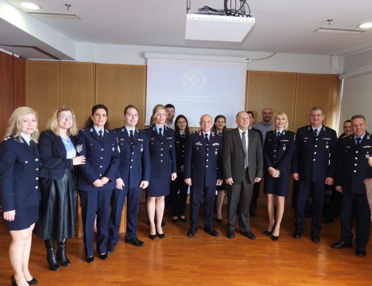 Σε ιδιαίτερα συγκινησιακό κλίμα η τελετή παράδοσης – παραλαβής της Γενικής Περιφερειακής Αστυνομικής Διεύθυνσης Θεσσαλίας στο Αστυνομικό Μέγαρο Λάρισας