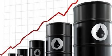 Στο υψηλότερο επίπεδο του τελευταίου ενάμιση χρόνου κινείται η τιμή του πετρελαίου