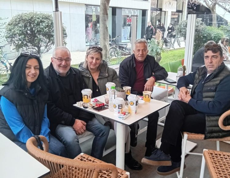 Ο Βαϊόπουλος με την ομάδα του…