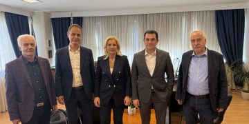 Συνάντηση Ρένας Καραλαριώτου με Κώστα Σκρέκα στην Αποκεντρωμένη Διοίκηση Θεσσαλίας – Στερεάς Ελλάδας