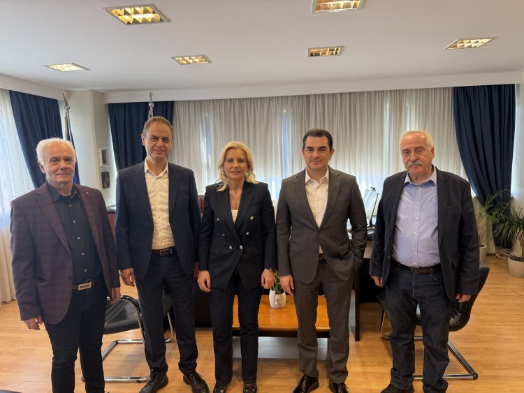 Συνάντηση Ρένας Καραλαριώτου με Κώστα Σκρέκα στην Αποκεντρωμένη Διοίκηση Θεσσαλίας – Στερεάς Ελλάδας