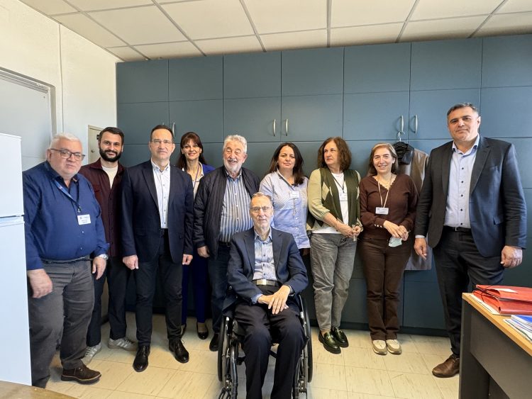 Επισκέψεις σε δομές υγείας, πρόνοιας και θεσμούς της Καρδίτσας ενόψει των Αγίων Ημερών