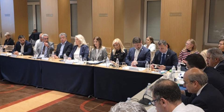 Σύσκεψη υπό τον Κωστή Χατζηδάκη για το «Νέο Πολυετές Δημοσιονομικό Πλαίσιο   2028-2034»