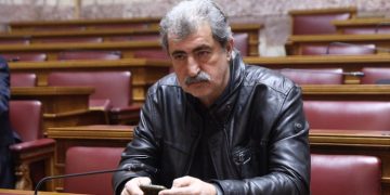 Πολάκης: “Εγώ ΣΥΡΙΖΑ ήμουν, ΣΥΡΙΖΑ θα παραμείνω” – Η μαντινάδα για τον πρώην πρωθυπουργό