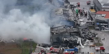 Φονική έκρηξη στη «Βιολάντα»: Ενώπιον του ανακριτή ο ιδιοκτήτης της βιομηχανίας – Τι θα υποστηρίξει στην απολογία του