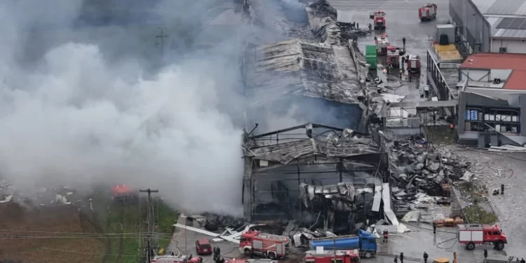 Φονική έκρηξη στη «Βιολάντα»: Ενώπιον του ανακριτή ο ιδιοκτήτης της βιομηχανίας – Τι θα υποστηρίξει στην απολογία του