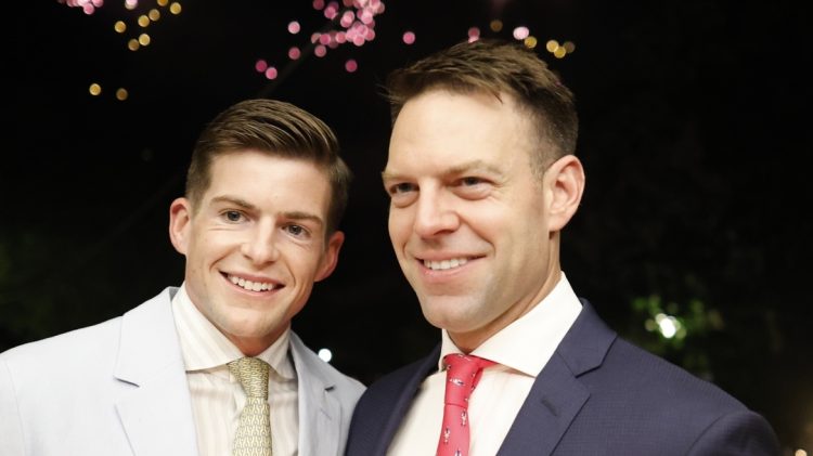 Ο τελευταίος να κλείσει την πόρτα…