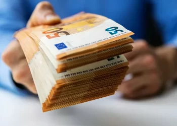 Τα ευάλωτα δάνεια και το «βάρος» των ληξιπρόθεσμων