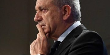 Ένταλμα σύλληψης για τον Δημ.Αβραμόπουλο στο πλαίσιο διερεύνησης της υπόθεσης Qatargate – Tι απαντά ο βουλευτής