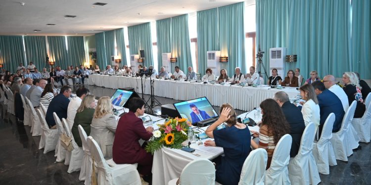 Περισσότερα ευρωπαϊκά εκατομμύρια για τη Θεσσαλία Ικανοποίηση για την απορρόφηση των κονδυλίων  από στελέχη της Ε.Ε. και των Υπουργείων