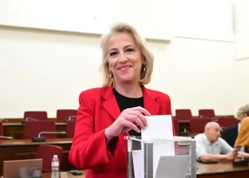 Η Ρένα Δούρου νέα πρόεδρος του ΣΥΡΙΖΑ