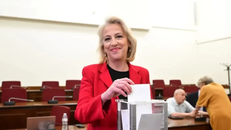 Η Ρένα Δούρου νέα πρόεδρος του ΣΥΡΙΖΑ