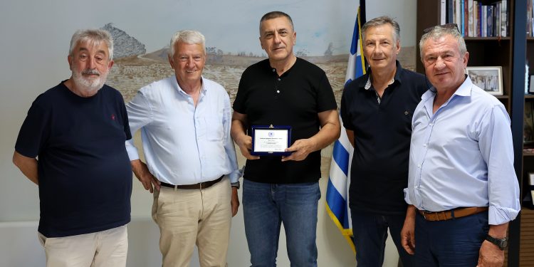 Εθιμοτυπική επίσκεψη στον Περιφερειάρχη  πραγματοποίησε το Δ.Σ. του Συλλόγου Αργιθεατών Θεσσαλών «Η ΕΣΤΙΑ»