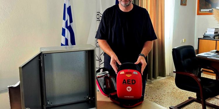 Οκτώ νέοι εξωτερικοί απινιδωτές «θωρακίζουν» την Αργιθέα