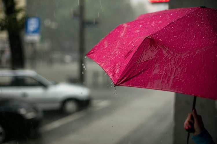 Καιρός Σ/Κ : Βροχές και καταιγίδες – Τι ώρα θα «χτυπήσουν» και σε ποιες περιοχές