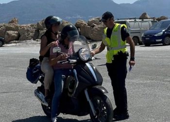 Αντέχει και αποδίδει ακόμη η εκστρατεία «Μηδενική ανοχή στη μη χρήση κράνους»