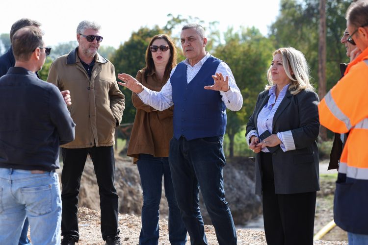 Αυτοψίες του Περιφερειάρχη Θεσσαλίας Δημήτρη Κουρέτα στην Παράκαμψη Συκεώνας, στα αντιπλημμυρικά του Ενιπέα και του Φαρσαλίτη και στη γέφυρα Καραβόπορου