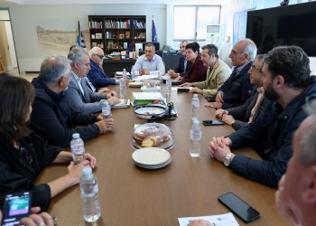 Συνάντηση του Περιφερειάρχη Θεσσαλίας Δημήτρη Κουρέτα με κλιμάκιο του ΠΑΣΟΚ – Κινήματος Αλλαγής