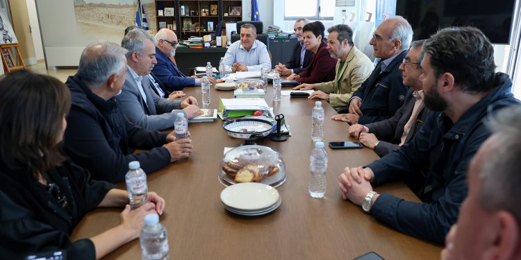 Συνάντηση του Περιφερειάρχη Θεσσαλίας Δημήτρη Κουρέτα με κλιμάκιο του ΠΑΣΟΚ – Κινήματος Αλλαγής