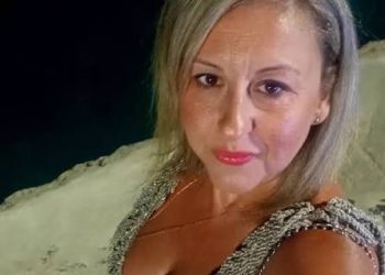 Η Καλαμάκη επιμένει με Κασσελάκη…
