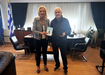 Τη Ρένα Καραλαριώτου επισκέφθηκε ο Έκτορας Νασιώκας με αφορμή το νέο του μυθιστόρημα «Ευθανασία»